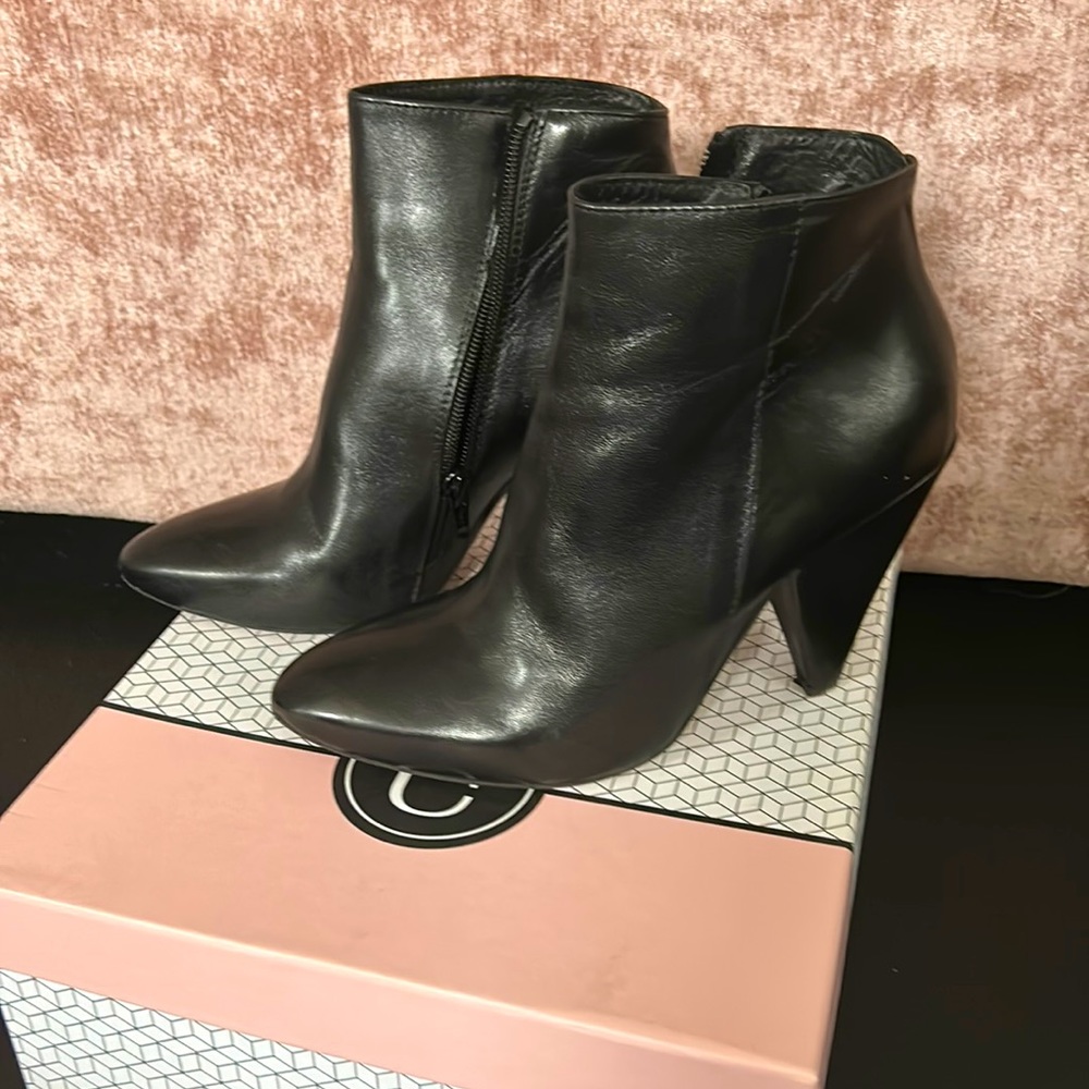 UNLACE Booties